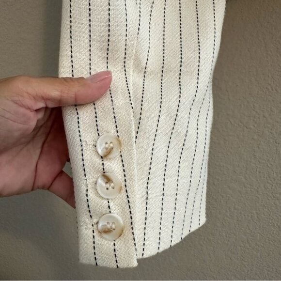 JASON WU Pin Stripped Cropped Jacket with Pockets in Cream SZ Small Blazer - Picture 8 of 12